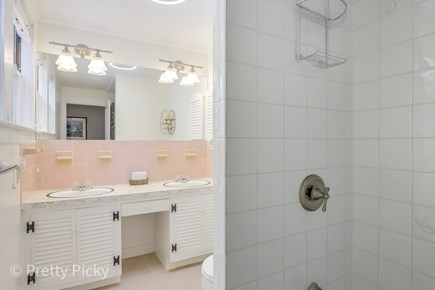 Chatham Cape Cod vacation rental - Upstairs bathroom
