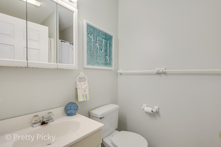 Chatham Cape Cod vacation rental - Full bath in the cottage