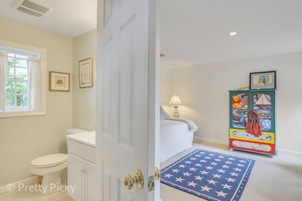 Chatham Cape Cod vacation rental - Here is the full bath in the studio