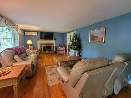 Yarmouth, Sandy Pond Escape Cape Cod vacation rental - Living Room