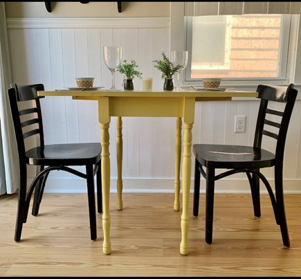 West Yarmouth Cape Cod vacation rental - Expandable dining table
