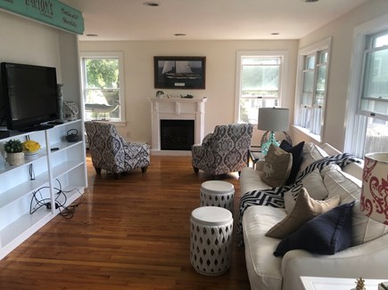 Wareham, Parkwood Beach MA vacation rental - Large family room to gather