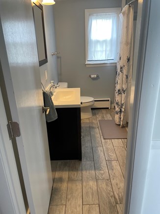 Eastham Cape Cod vacation rental - Bathroom with full tub