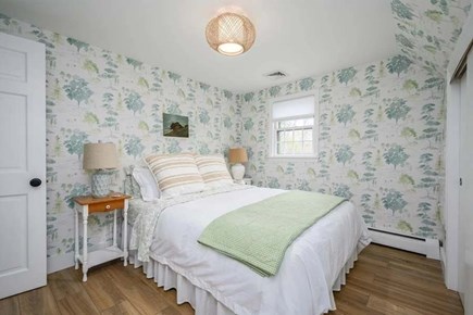 Hyannis Port Cape Cod vacation rental - Queen bedroom