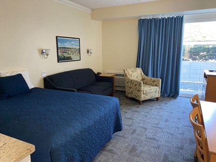 Hyannis, Courtyard Resort Cape Cod vacation rental - Studio unit with Queen bed and pullout couch