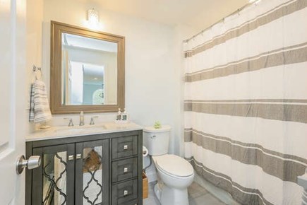 Sandwich Cape Cod vacation rental - Hallway full bathroom