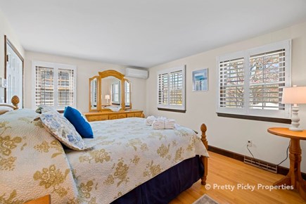 Chatham Cape Cod vacation rental - One of two queen bedrooms