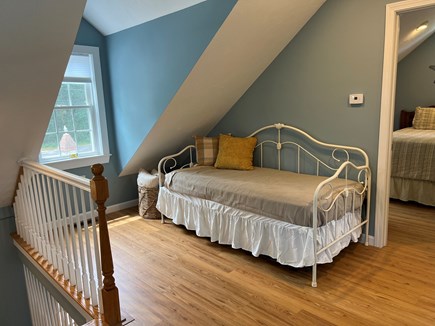Bourne, Buzzards Bay Cape Cod vacation rental - Day bed sleeps two