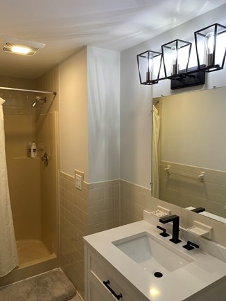 Chatham Cape Cod vacation rental - En suite bath first floor