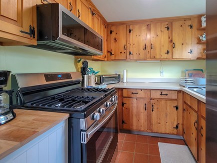 Yarmouth, Gull Cottage Cape Cod vacation rental - New stainless appliances