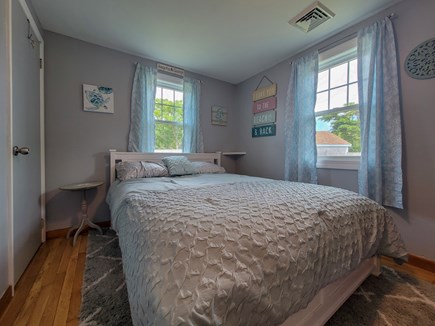 Yarmouth, Gull Cottage Cape Cod vacation rental - Bedroom 1 - 1 Queen