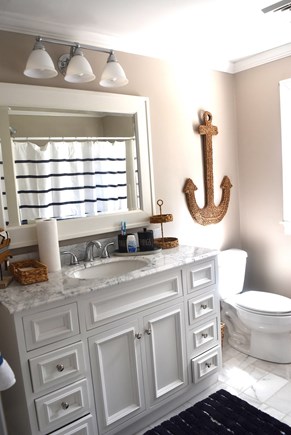 South Yarmouth Cape Cod vacation rental - 2nd floor shared bathroom