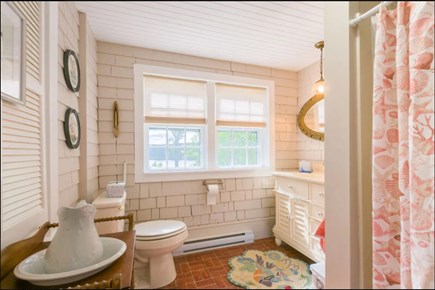 Sagamore Beach Cape Cod vacation rental - Spacious first-floor full bathroom