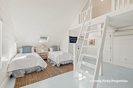 Chatham Cape Cod vacation rental - Twin bedroom off entryway