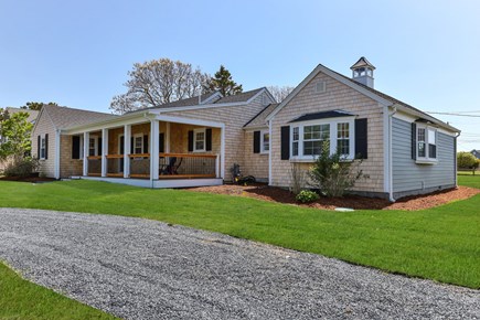 Yarmouth, Wimbledon Shores Cape Cod vacation rental - Sprawling one floor living steps to the ocean ...