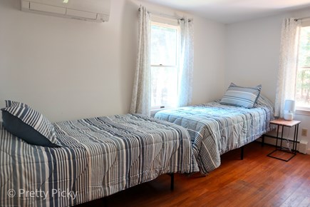 Brewster Cape Cod vacation rental - Bedroom with twins