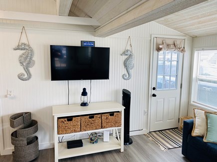 DennisPort, Chases Open Grove  Cape Cod vacation rental - Smart TV and plenty of storage