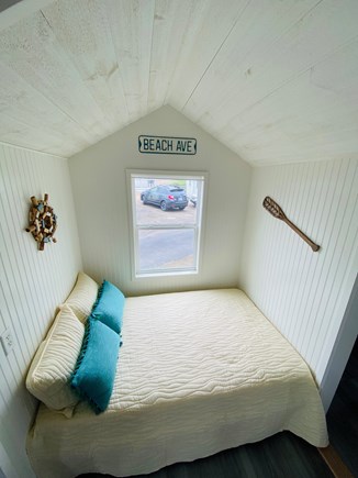 DennisPort, Chases Ocean Grove Cape Cod vacation rental - Sleeping nook #1 equip with a full size bed and under bed storage