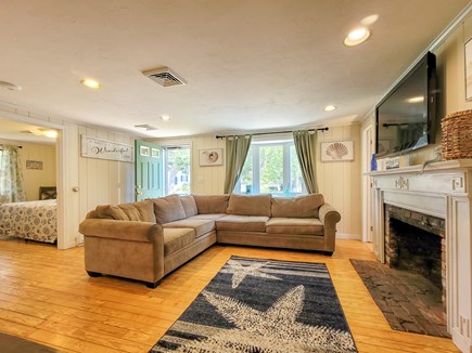 Yarmouth, Nauset Escape Cape Cod vacation rental - Living room