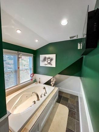 EASTHAM Cape Cod vacation rental - 2nd-floor bathroom jacuzzi