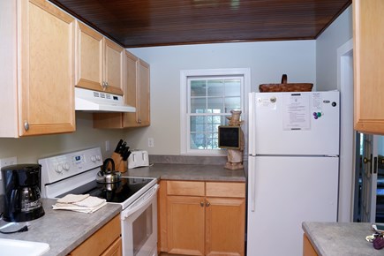 Brewster, 131 Linnell Cape Cod vacation rental - Fully equipped kitchen
