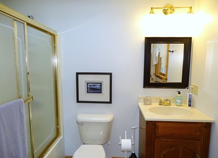 North Eastham Cape Cod vacation rental - Upstairs master bath with tub