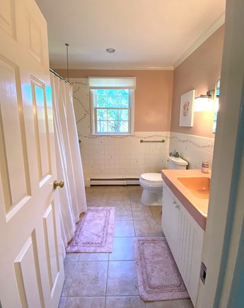 Eastham Cape Cod vacation rental - Bathroom with tub