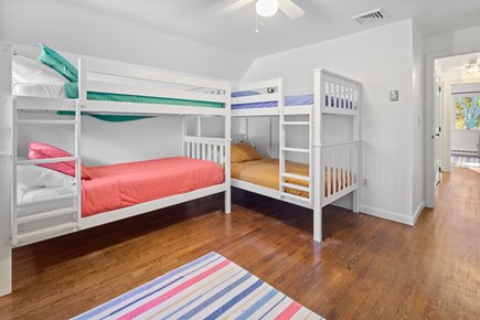 Wellfleet Cape Cod vacation rental - Bedroom 3 - Twin bunk bed sets in this bright bedroom