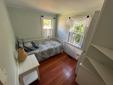 Centerville Cape Cod vacation rental - Twin trundles