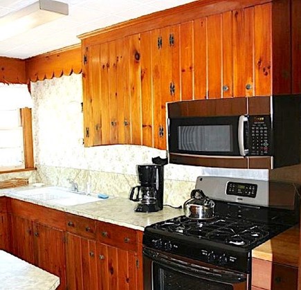 Orleans, Skaket Beach Front Cape Cod vacation rental - Galley Kitchen