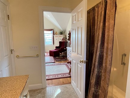 Harwich, Red River beach Cape Cod vacation rental - Master bath with tub and shower
