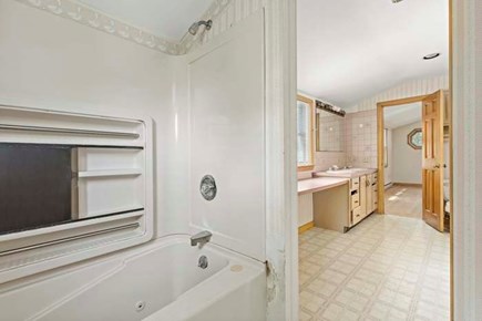 Yarmouth Cape Cod vacation rental - Master bathroom on the second floor