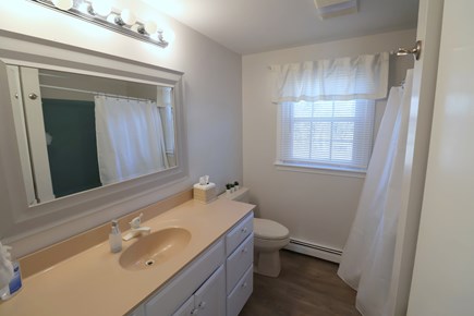 Brewster Cape Cod vacation rental - Full Hall Bath