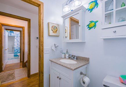 Sandwich Cape Cod vacation rental - Bathroom 2- Full w/ Shower/Tub- 1st Floor- 72 Town Neck Road Town Neck Beach Escape