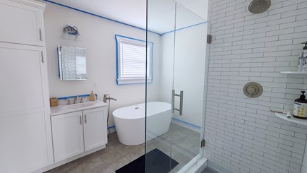 Wellfleet Cape Cod vacation rental - First floor ensuite bathroom with shower and separate tub