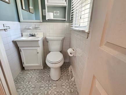 Chatham Cape Cod vacation rental - Master half bath