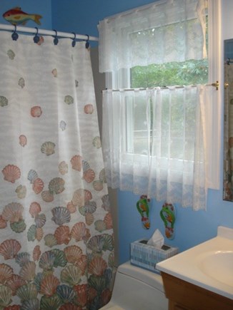 Eastham, Kingsbury - 352 Cape Cod vacation rental - Bathroom