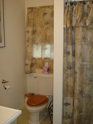 Eastham, Kingsbury - 352 Cape Cod vacation rental - Bathroom