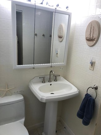 South Dennis Cape Cod vacation rental - Bathroom