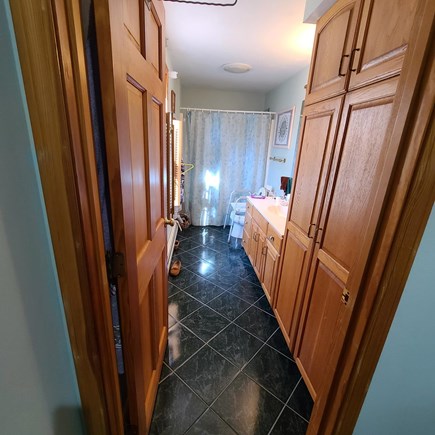 Brewster Cape Cod vacation rental - Picture of full master bath