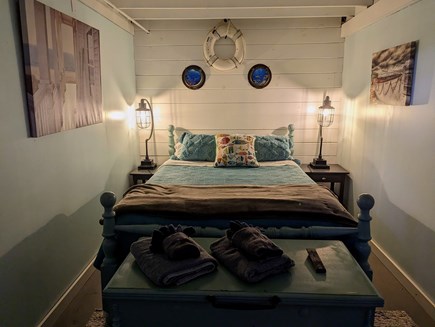 Dennis Port Cape Cod vacation rental - Queen room (downstairs)
