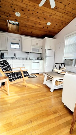 W. Yarmouth Cape Cod vacation rental - Vaulted ceilings throughout, hardwood floors,ceiling fans.