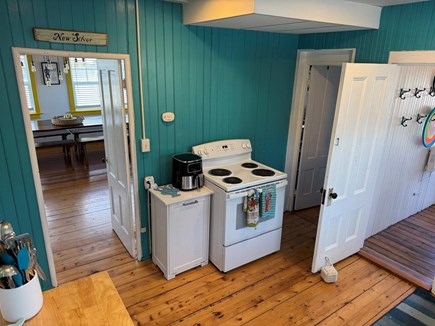 Falmouth, New Silver Beach Cape Cod vacation rental - Electric stove, new in 2024. Air fryer, new in 2025.