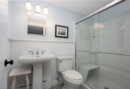 Centerville Cape Cod vacation rental - Full bathrooom as en suite to primary bedroom