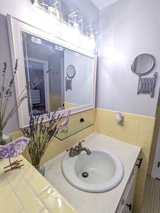 South Dennis Cape Cod vacation rental - Bathroom