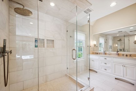 Centerville Cape Cod vacation rental - Bathroom 1: Full w/ shower: Ensuite to Bedroom 1 - 1st Floor