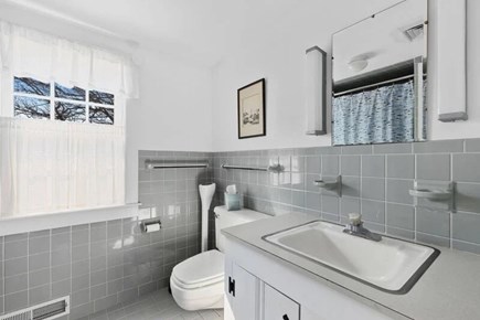 North Chatham Cape Cod vacation rental - Upstairs bathroom #2