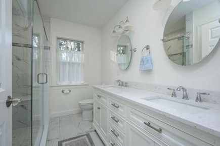 South Chatham Cape Cod vacation rental - En suite full bath off of primary bedroom