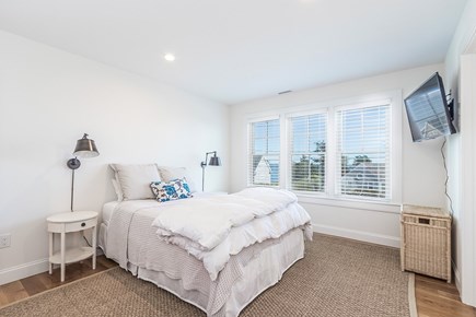 Osterville Cape Cod vacation rental - Second floor bedroom suite - Queen bed with private full bath