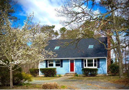 Brewster Cape Cod vacation rental - Cozy home with backyard, picnic table, grill, & outdoor shower.
